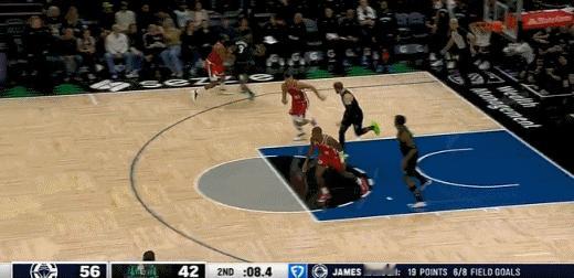 邓恩这个压哨上篮，手感太糙了