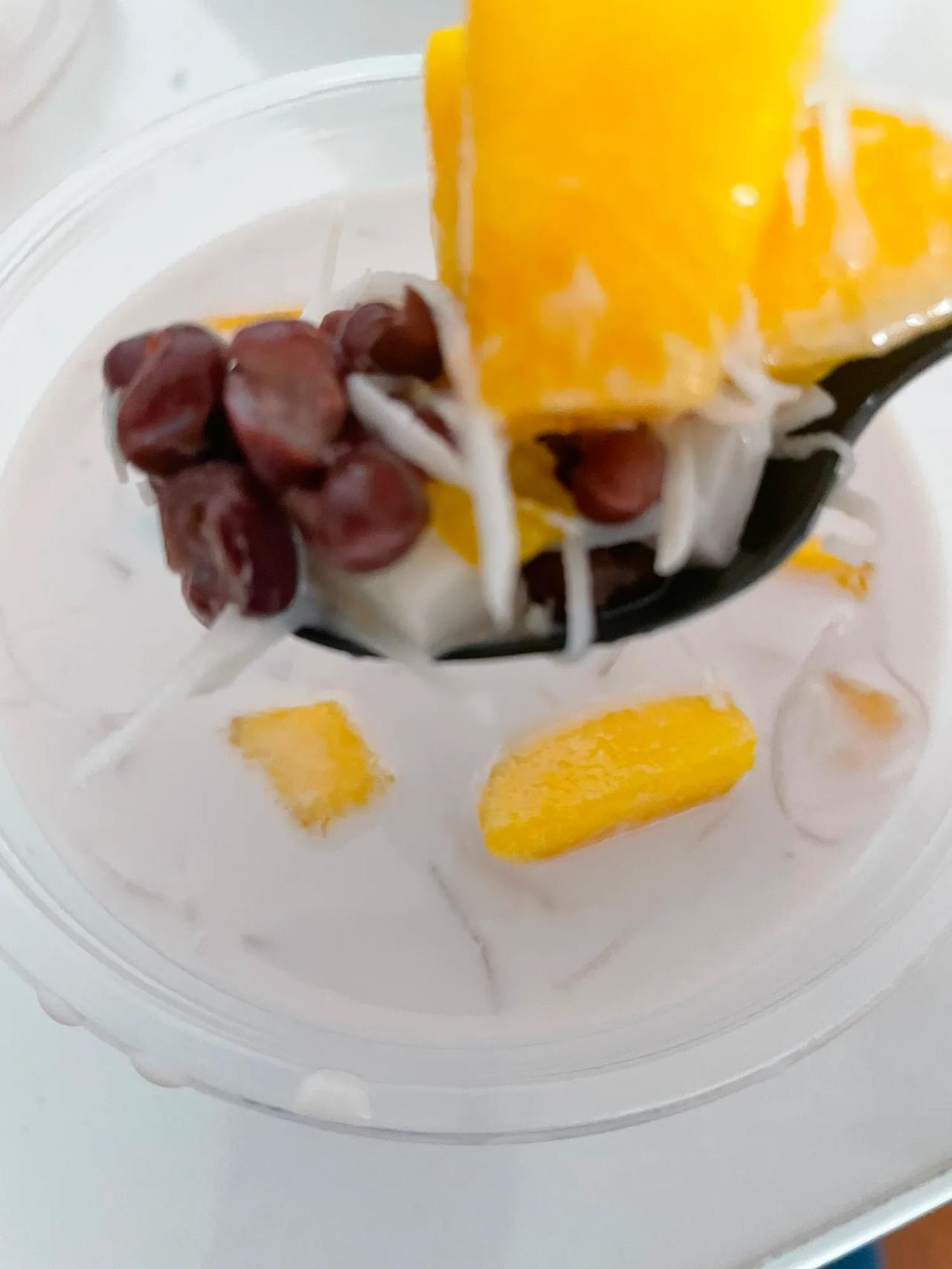 
#提神醒脑饭# 
一个人吃什么呢？[害羞]
翻看冰箱，还有最后一点花饭、决定做