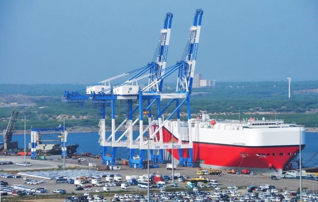 2017年中国租用斯里兰卡汉班托塔港99年，港口与航运部长声称不允许在这里搞军事