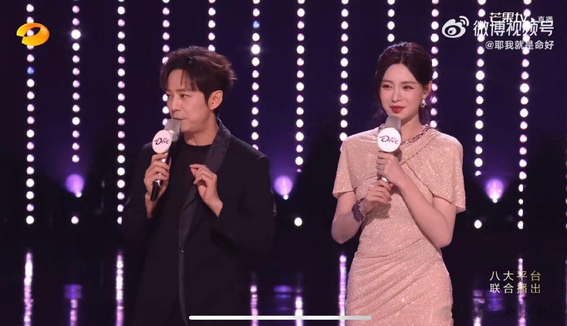 何炅 这是直播不是重播声鸣远扬直播 沈梦辰的灵魂拷问，直接让何老师在线重申赛制，