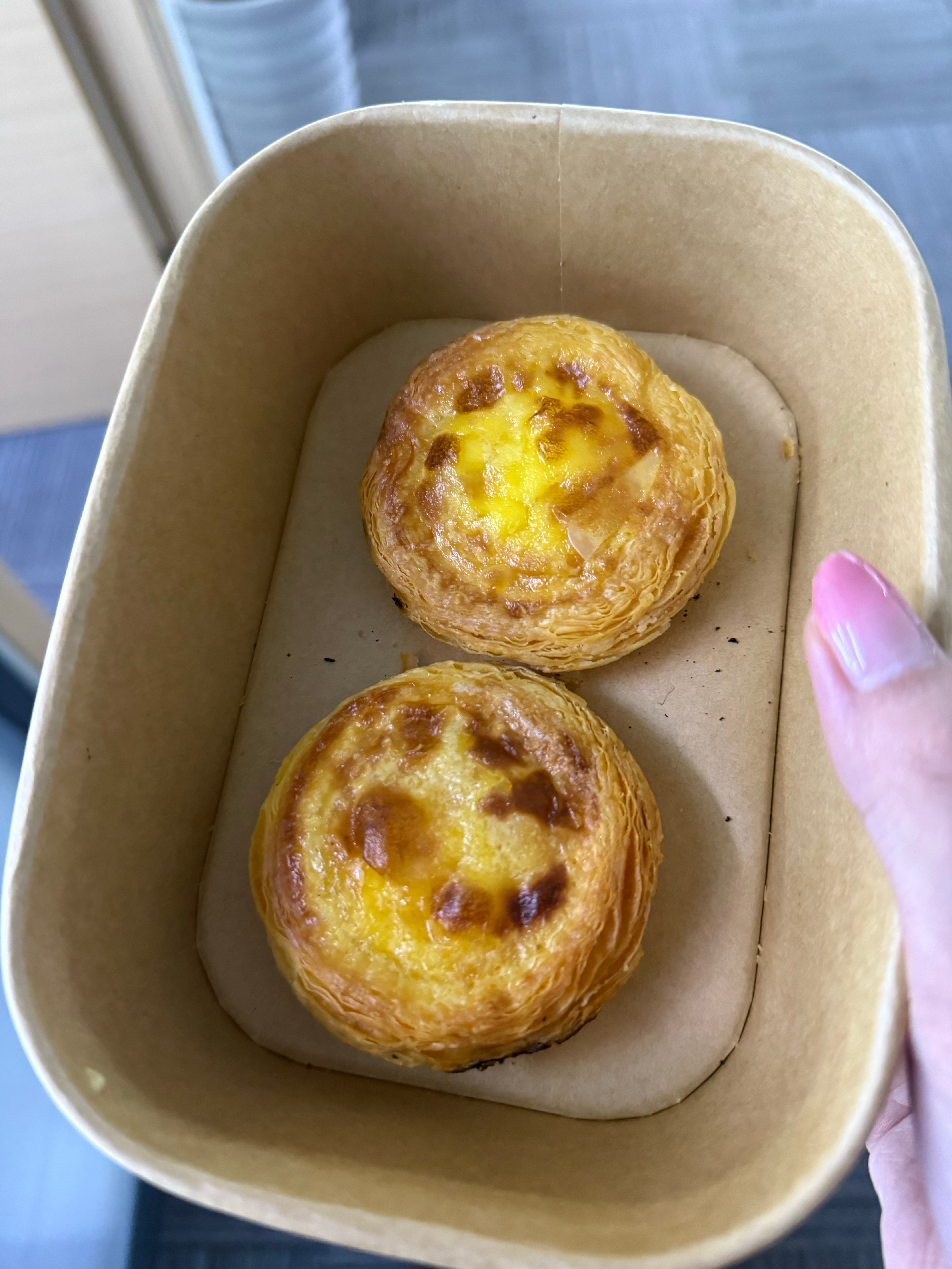 太喜欢现在的状态 很自律 很满意 很快乐自己做美甲也是越来越娴熟了💅 不同光线