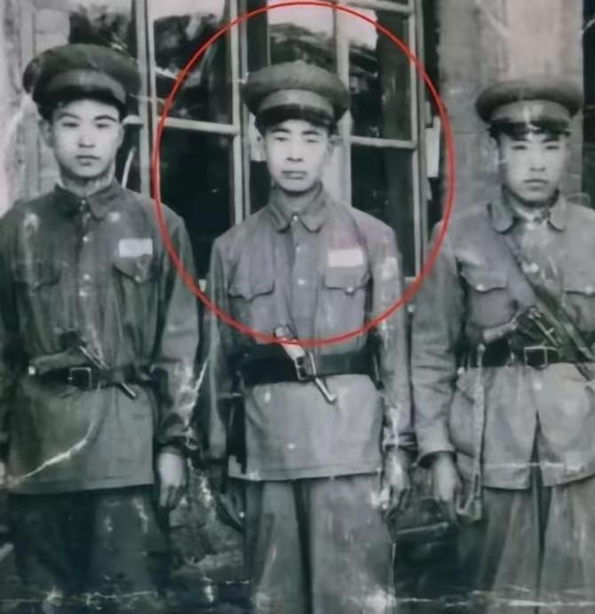 [月亮]1948年，一个日本人冒充中国人，加入了解放军，征战半个中国，立下汗马功