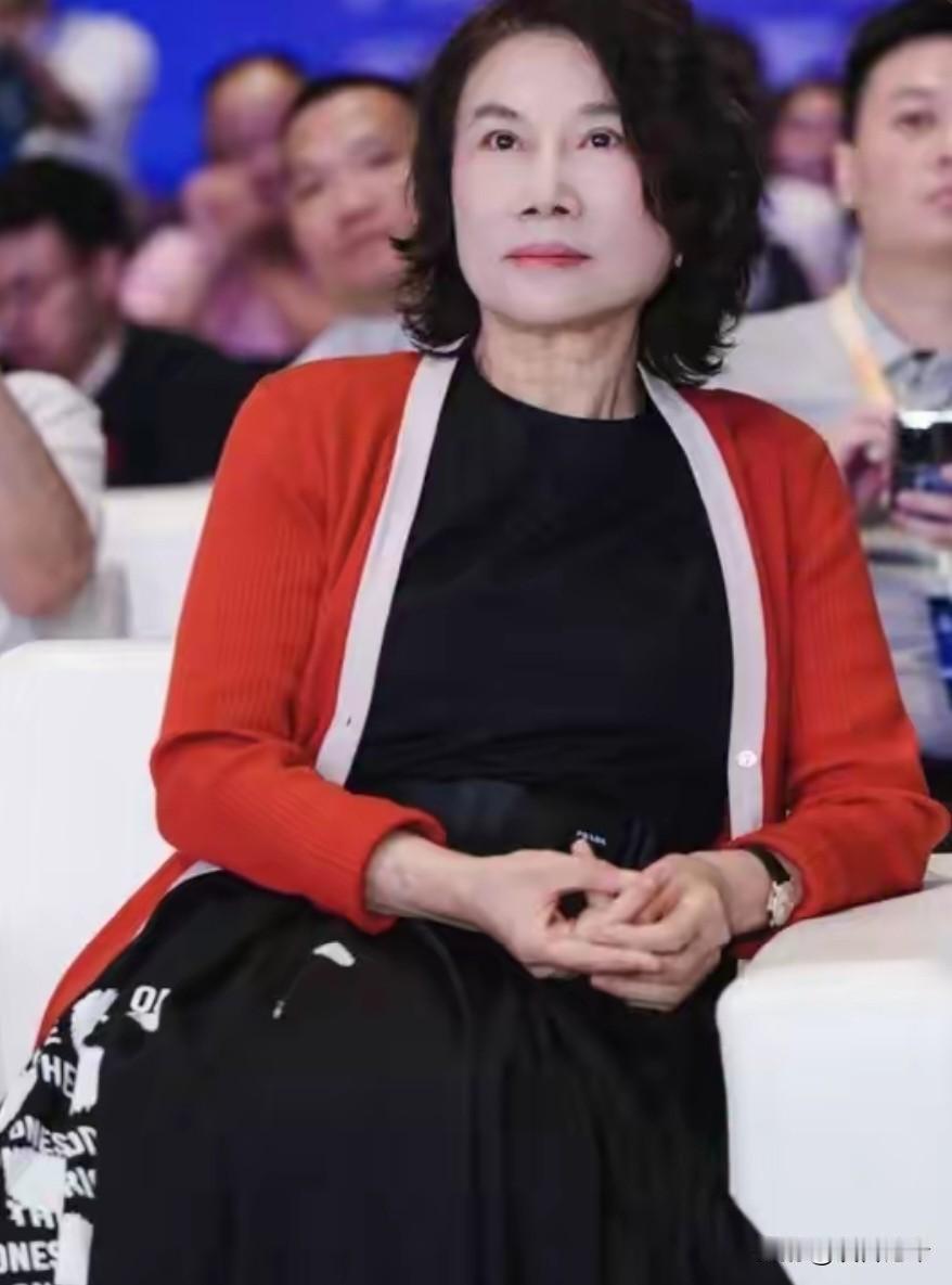 当初骂得有多狠，现在脸就被打得有多肿。董明珠那句“没见过日本人，见的都是坏日本”