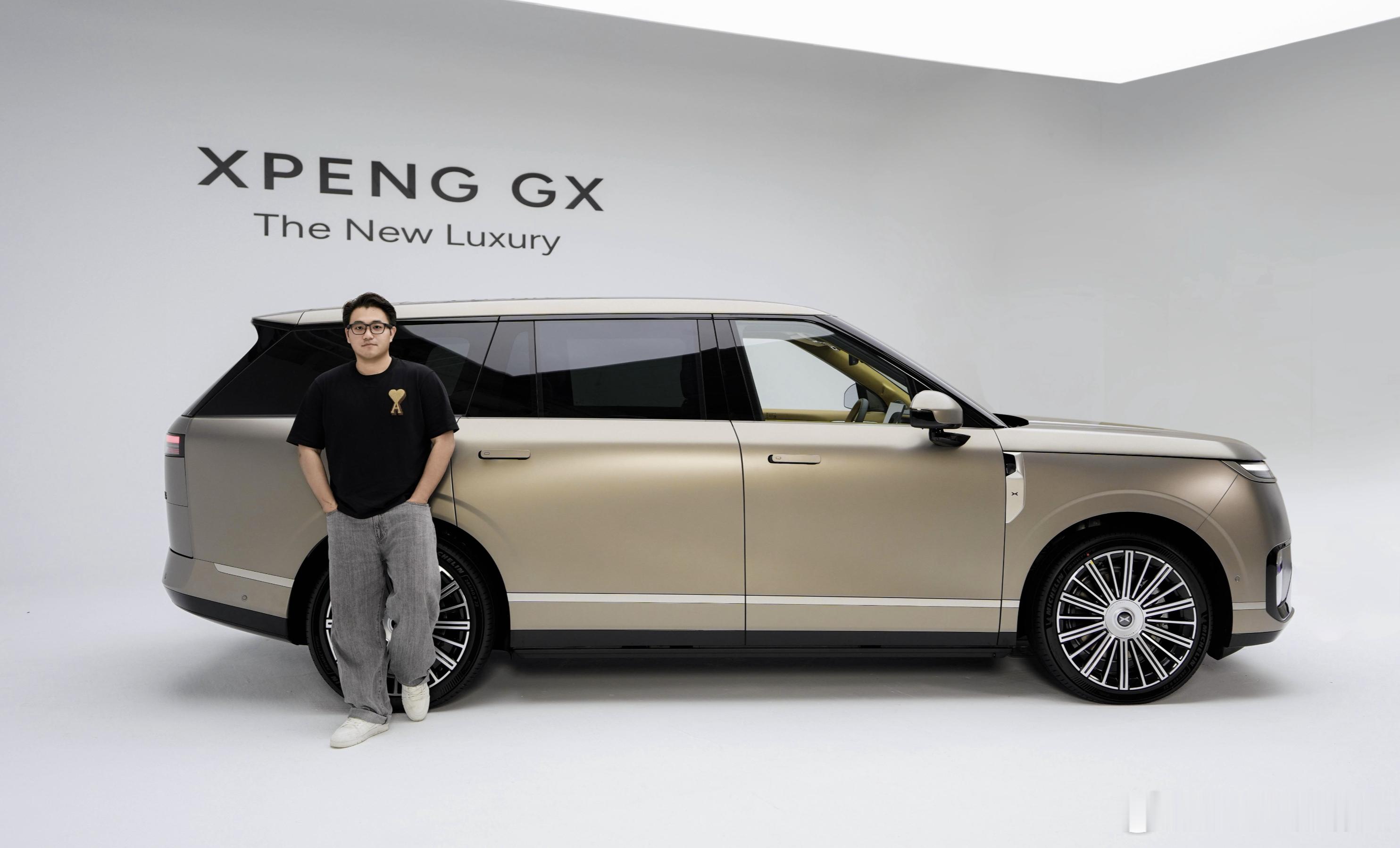 昨天去拍了小鹏GX，印象最深的就是AI调光隐私玻璃首先它的调节速度非常非常非常快