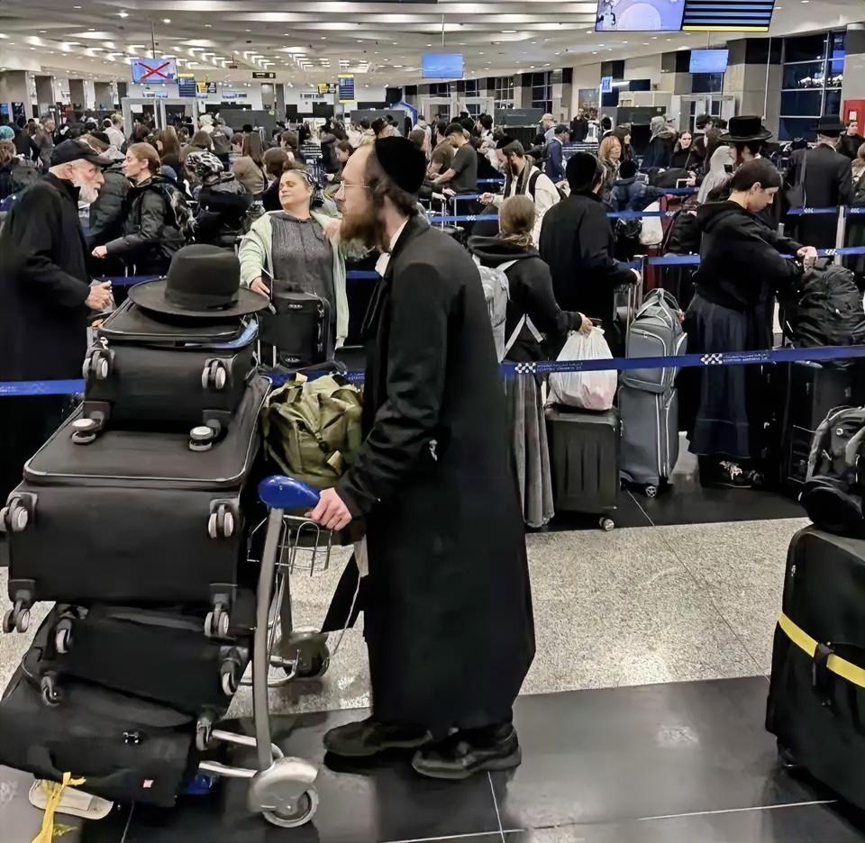 犹太人正以前所未有的速度逃离以色列！导弹还在头顶飞，本-古里安国际机场已人满为患