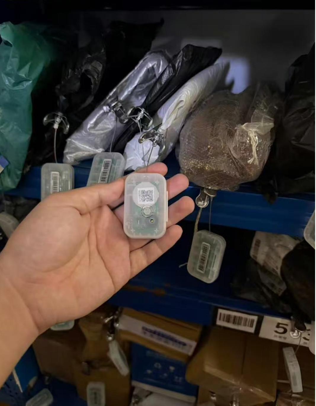 说得太对了！

现在有些地方的菜鸟驿站真的已经悄悄升级成这样了，简直就是“手残党