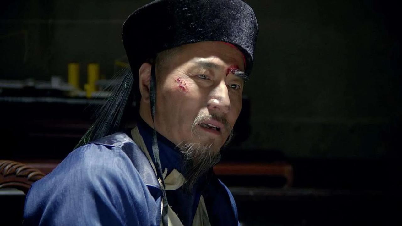 建隆元年六月，泽州城破。火光从州衙腾起，烟柱冲天，宋军围而不入。烈焰里的人叫李筠