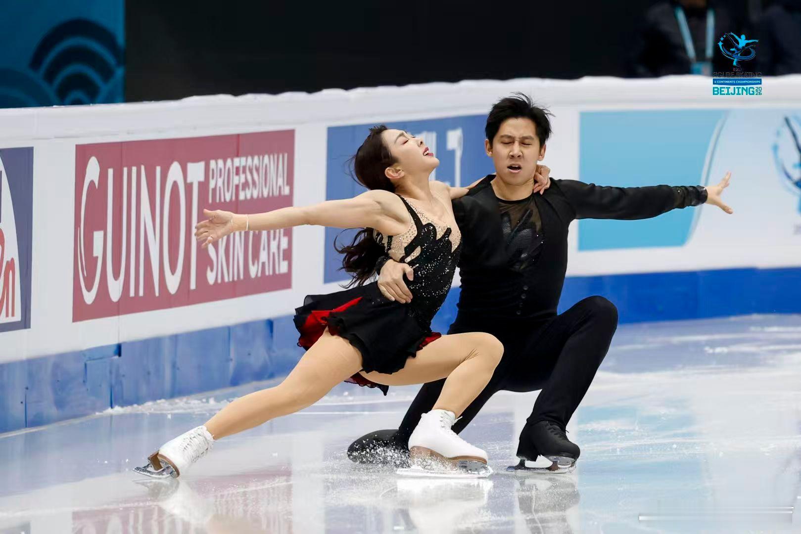 隋文静韩聪亮相四大洲锦标赛“困难总是发生在不经意间，”韩聪表示有时候在两个人都非