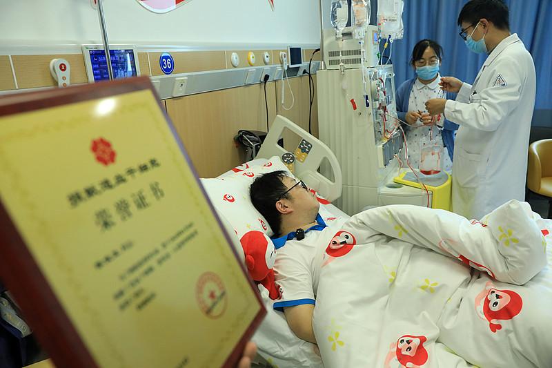 钱再多不如健康重要，真的是踩过坑才懂的大实话。
前阵子听朋友说他同部门年薪70万