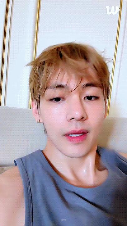 金泰亨 ✨金泰亨kpop永一 260625 泰亨直播动图真的是要把人迷疯才罢休啊