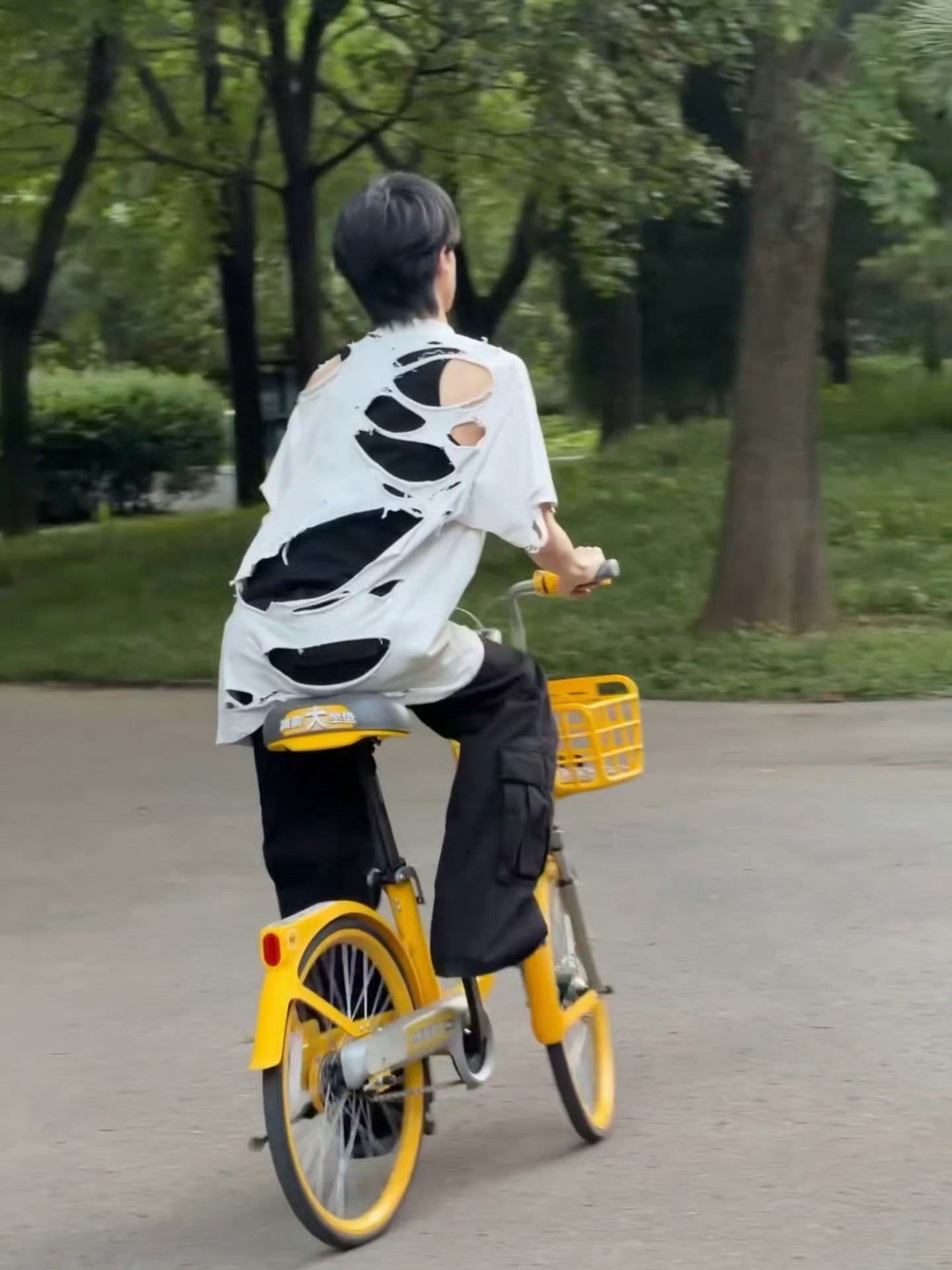 这他妈破衣服 我笑的好难受 