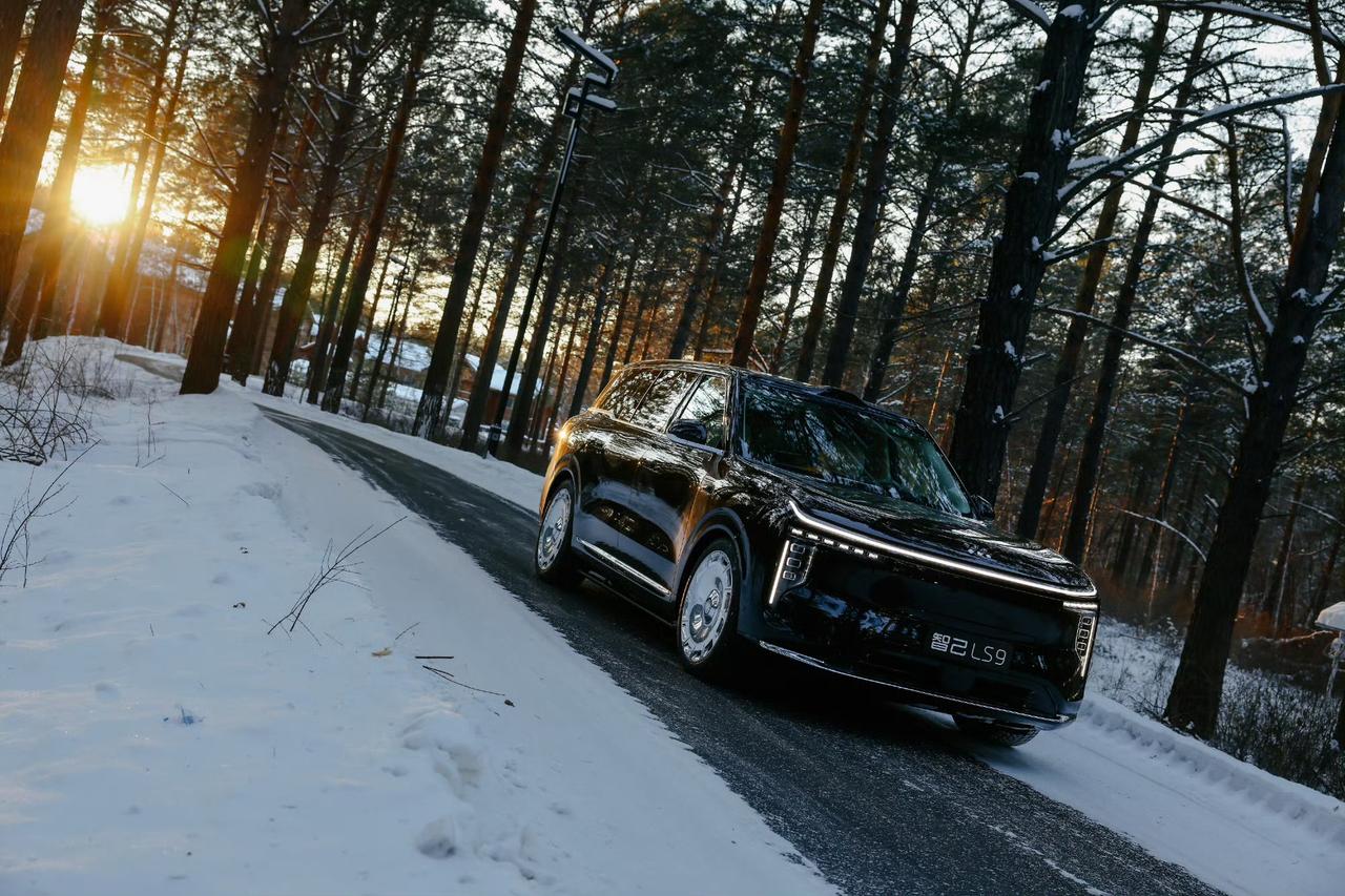 过年回家本是件开心事，可路上那些糟心事太败兴。
以前开车回家，高速堵车、小路难掉