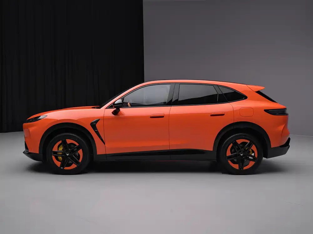 极狐阿尔法 T7 2026 年 8 月首发，中大型纯电 SUV。基于高端纯电平台