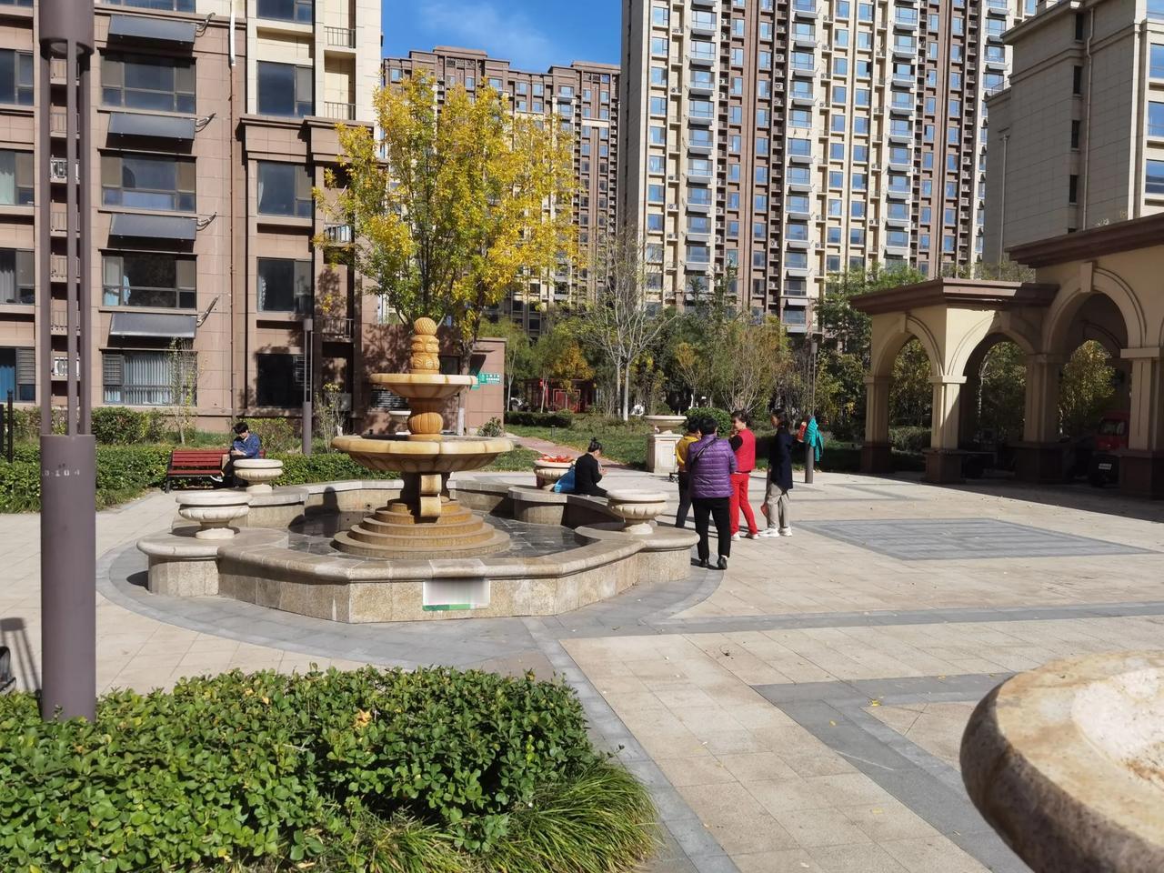 #取消物业让居民自治，你同意吗#现在的物业一切向前看，光拿钱不干活，懒驴拉磨，出