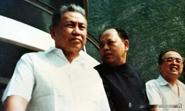波尔布特，本名萨洛特·诺莫恩，出生于1925年，是柬埔寨红色高棉政权的主要领导人