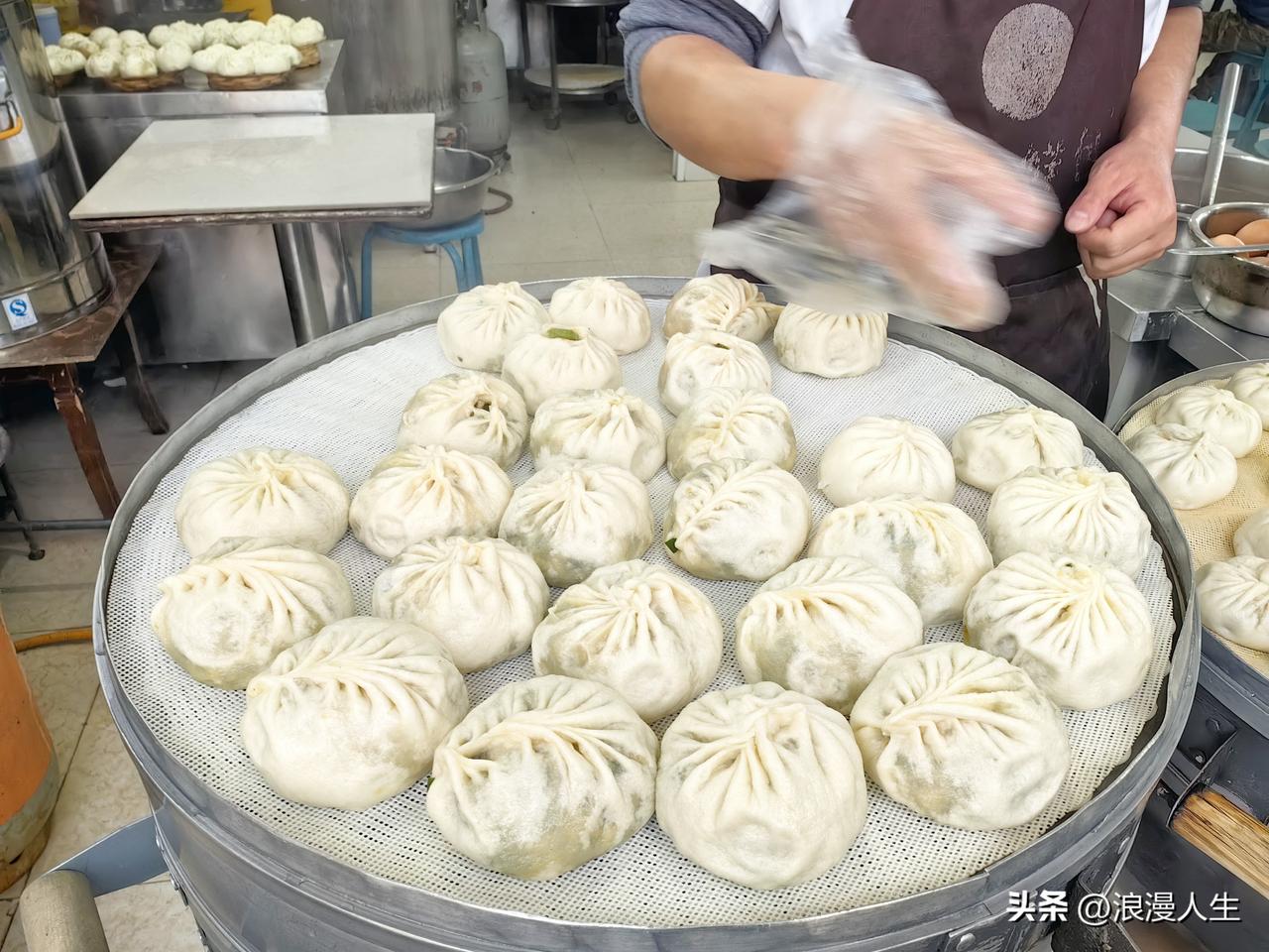 渭南薄皮包子Number one.绝对是无敌存在。包子皮薄馅多、鲜香椒麻、麦香软