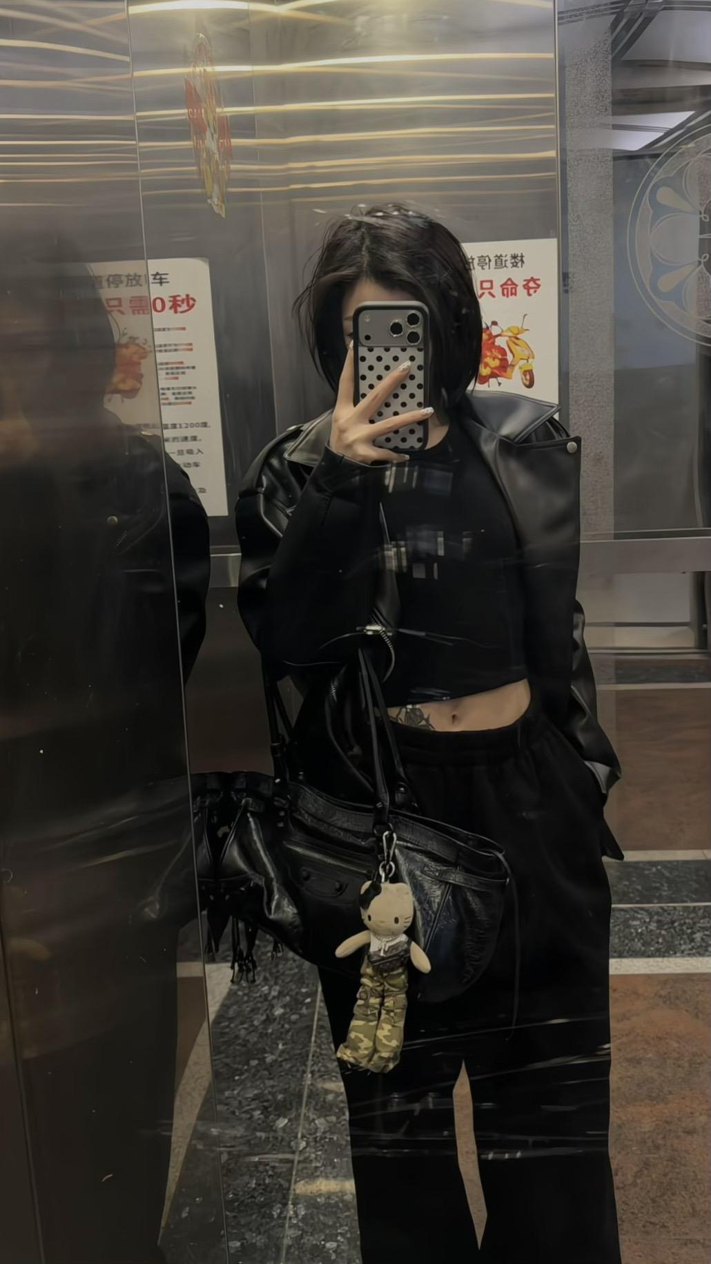 老己 还有一个月咱俩一年的努力就都白费了。