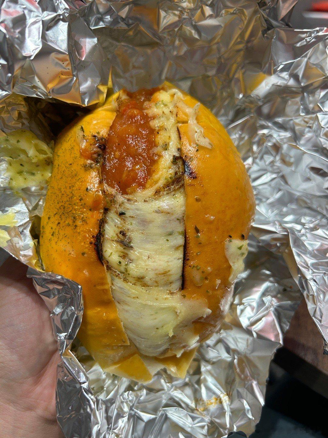 高桥的拉丝芝士肉酱包 菠萝火焰猪扒包好吃好吃遇见小面的豌杂面 土豆 煎饺#美食分