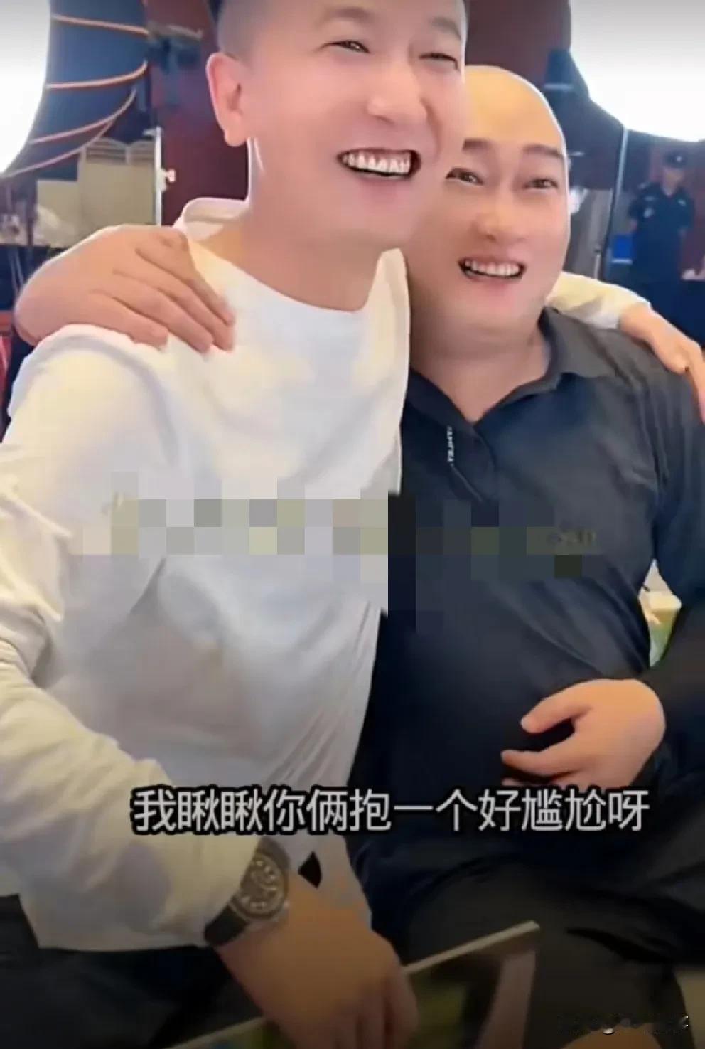 “驴家”双子星拥抱和解！

          骡子和一哥并称“驴家双子星”，几