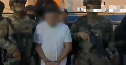 墨西哥叱咤一方的顶级毒圈大佬后居然缩在水沟里被活捉，近期墨西哥上演了极具戏剧性的