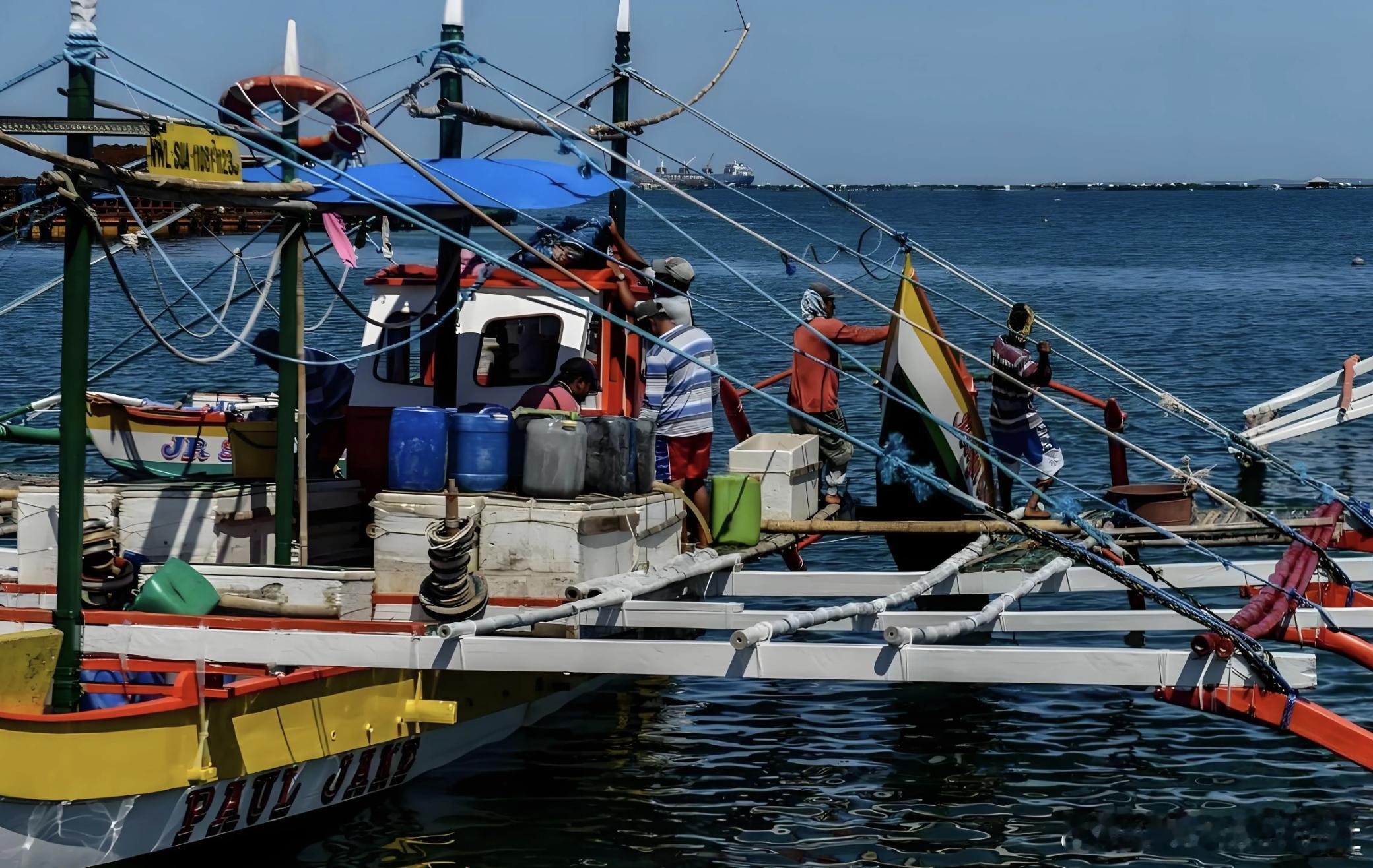 菲律宾是第一个遭殃的 霍尔木兹海峡一有风吹草动，菲律宾是第一个遭殃的。菲律宾这个