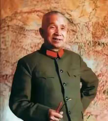 1943年，新四军团长汤景延打死1名战士后，带着600多人投靠日军，有人建议杀了