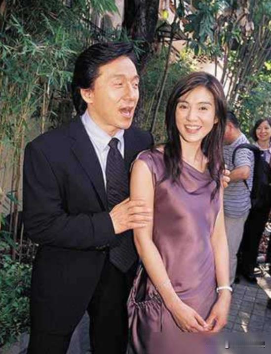 2003年，杨采妮时隔6年，因负债超100万被迫复出拍戏，消息一出，成龙坐不住了