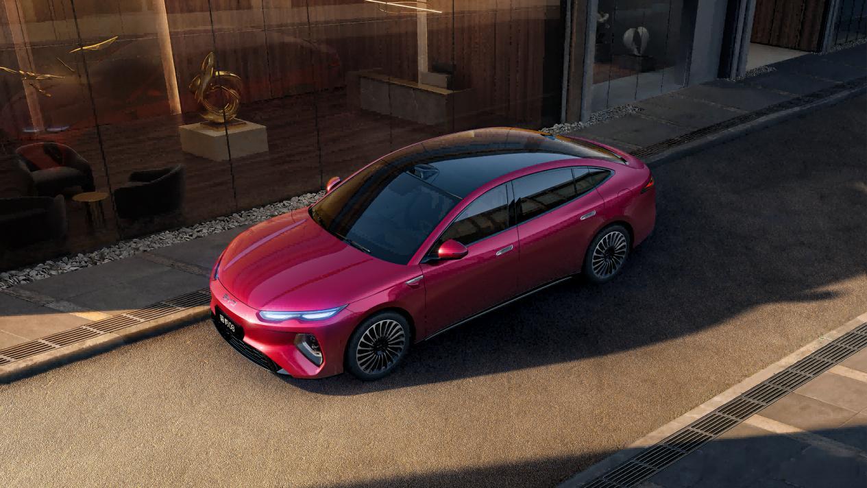 4月24日第十九届北京车展上，比亚迪海洋网三款新车亮相。海洋8系的海豹08和海狮