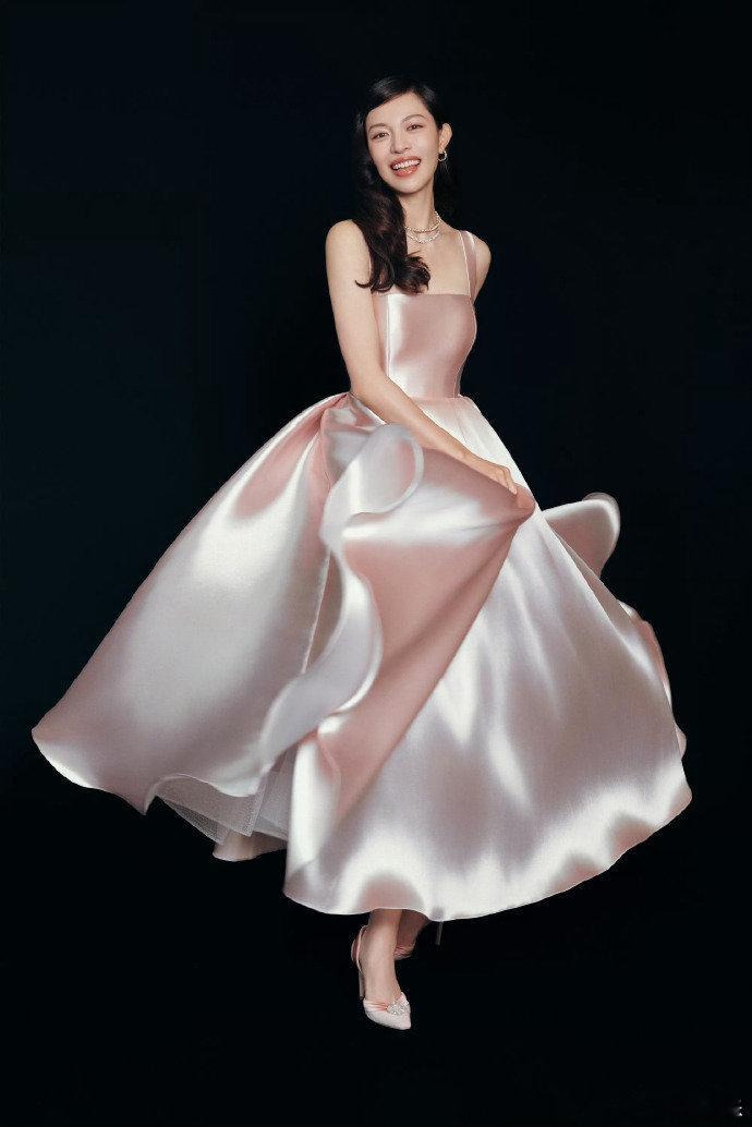 张若昀钟楚曦进入循环了张若昀钟楚曦二搭电影张若昀钟楚曦进入循环了， 张若昀钟楚曦