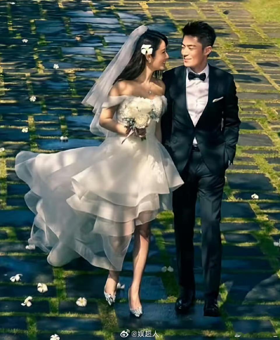 林心如连转两条支持霍建华演短剧 林心如连着转两条支持霍建华的新剧，能感觉到两口子
