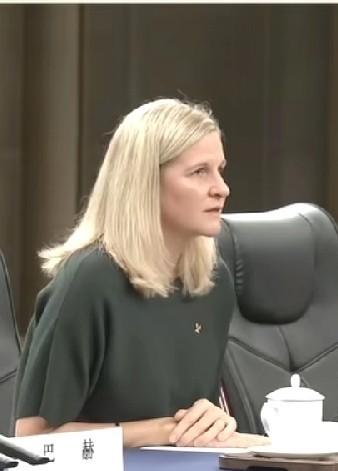 考文垂，祖籍哪国人？虽然土生土长津巴布韦人，可是长相典型欧美白种人，与黑人、非洲