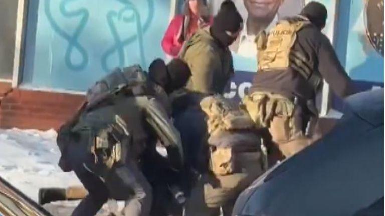 “正常交战规则已被取消——亚历克斯·普雷蒂在第一枪开响时跪着”
没有明显证据表明