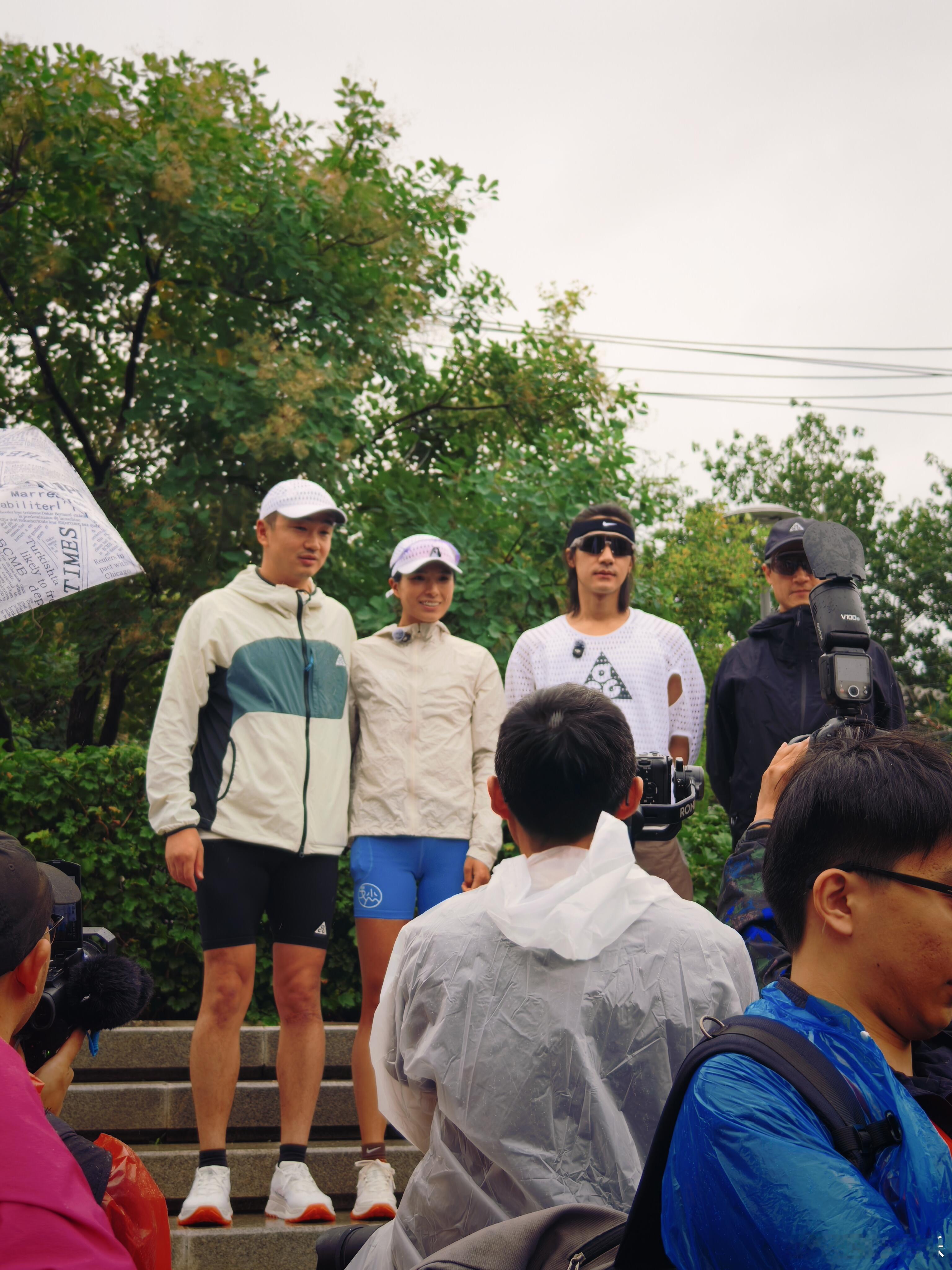 香山偶遇此沙越野跑香山越野跑活动偶遇此沙香山又偶遇此沙了！之前西湖跑步这次越野跑