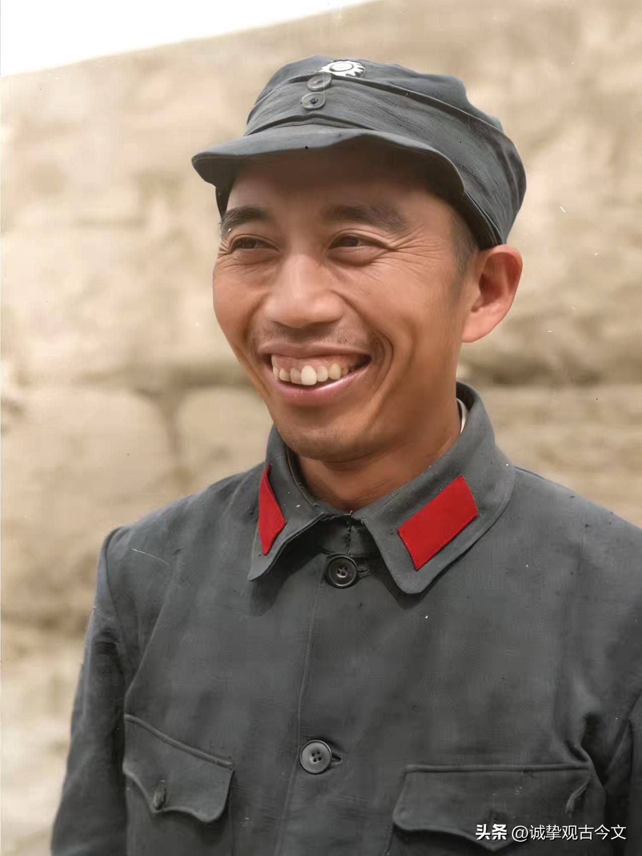 王震将军被称为大胡子将军。当年，许多革命志士都有蓄须明志的经历。王震将军也曾为革