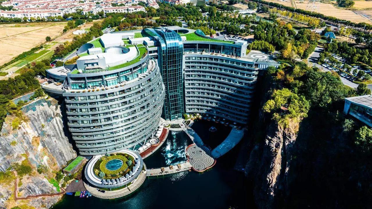 新华社：国际知名酒店店大欺客当休矣 新华社这声“国际知名酒店店大欺客当休矣”真是