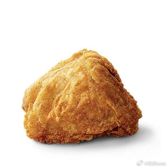 登机了，旁边乘客打包了肯德基，吮指原味鸡的香味太诱人了，此时此刻他在吃冰激凌，我