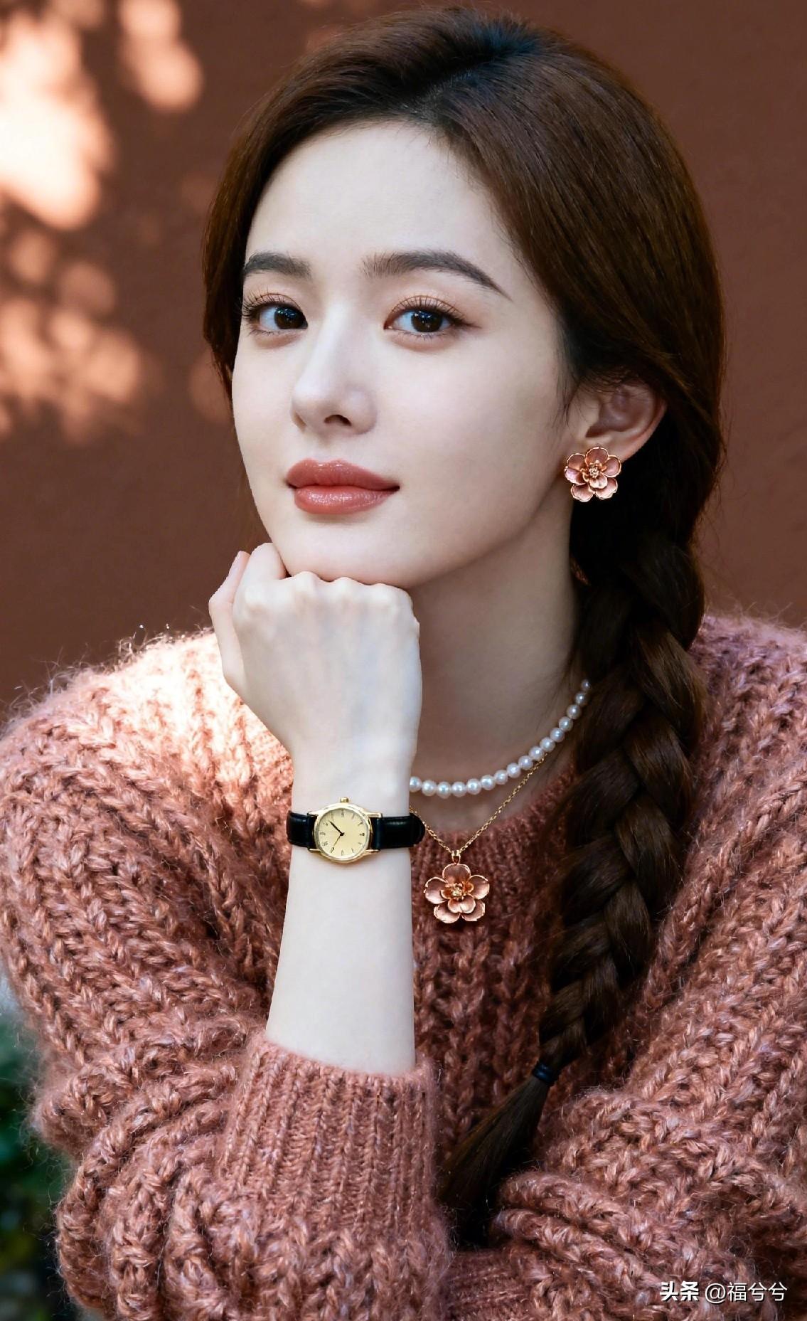 别总盯着远方找幸福，
幸福从不在明天，
就在当下这一秒。
 
是抬头能看见的眼前