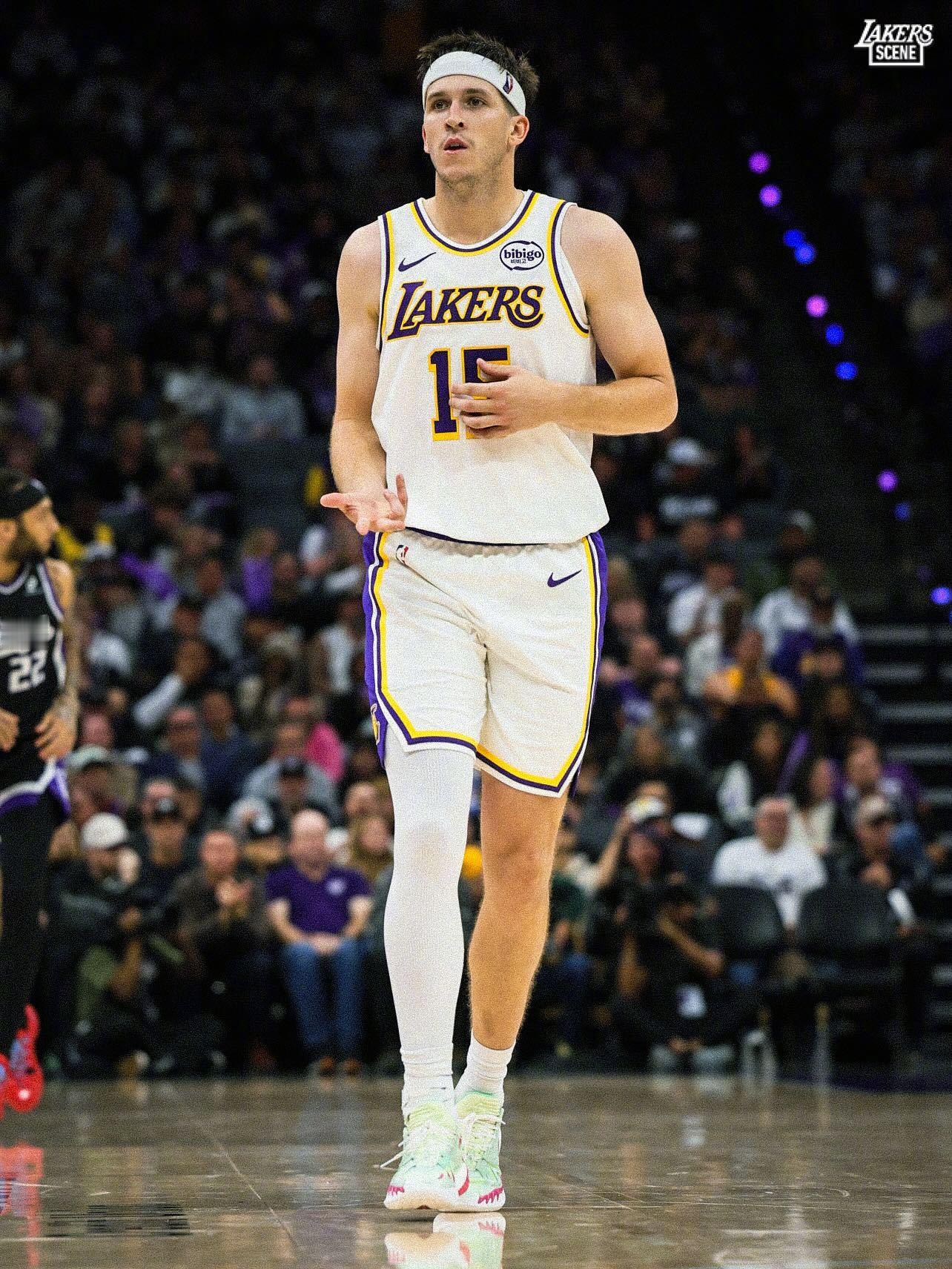 缺阵至少四周！里夫斯被诊断为左小腿腓肠肌二级拉伤，将于四周后重新评估伤情！ 