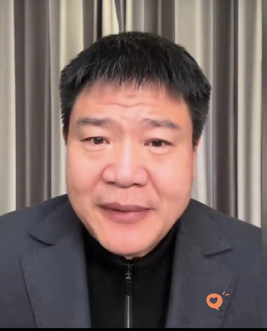 反诈老陈现在是越来越厉害了，在“与辉同行”买的虾是119元。过后又跑到京东上去看