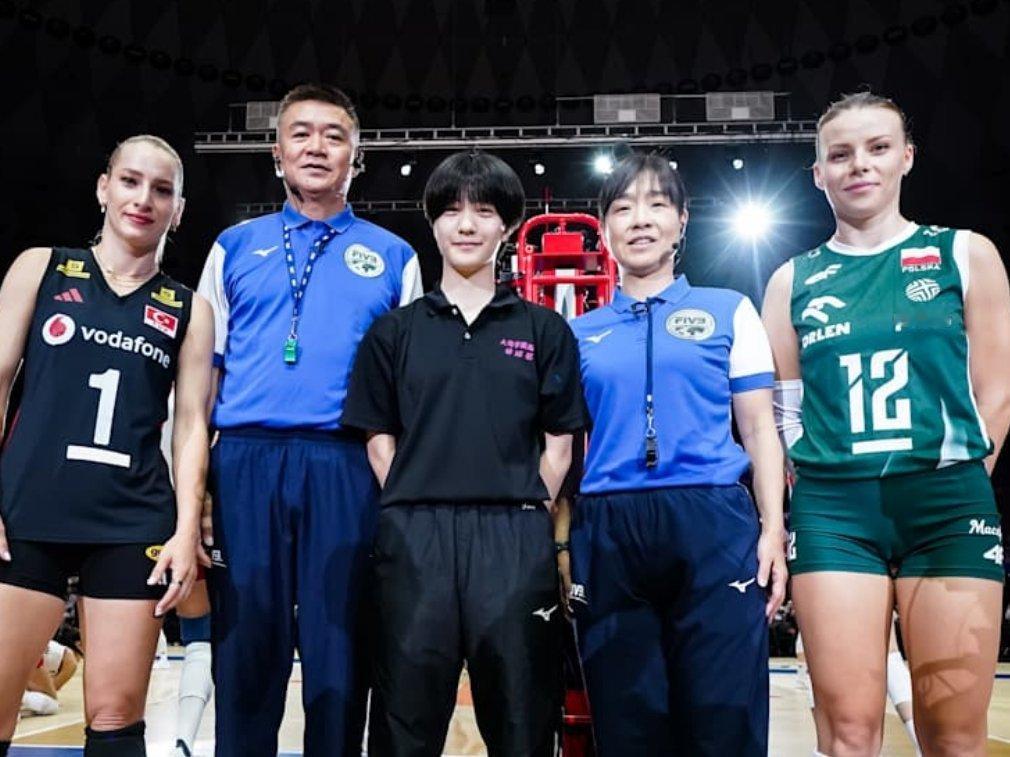 中国🇨🇳裁判刘江执裁2026年世界女排联赛 第三周日本站的比赛 
