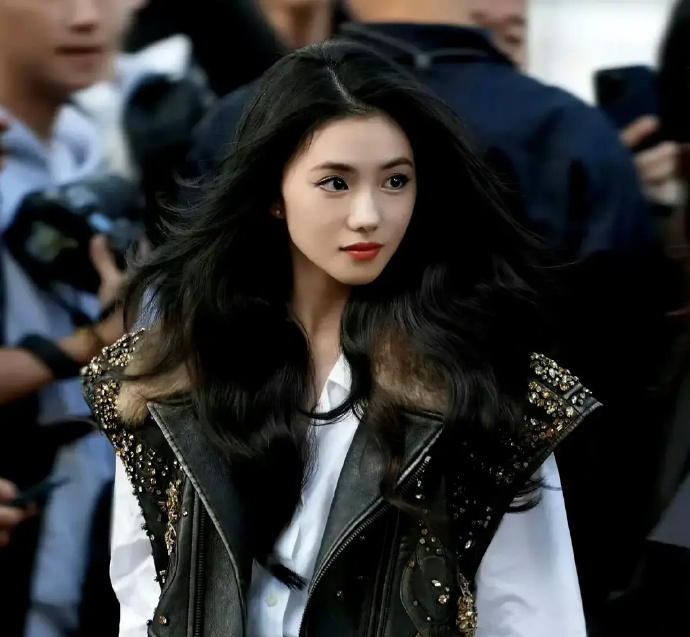 这真的好看吗？感觉像小孩偷用妈妈的化妆品。 