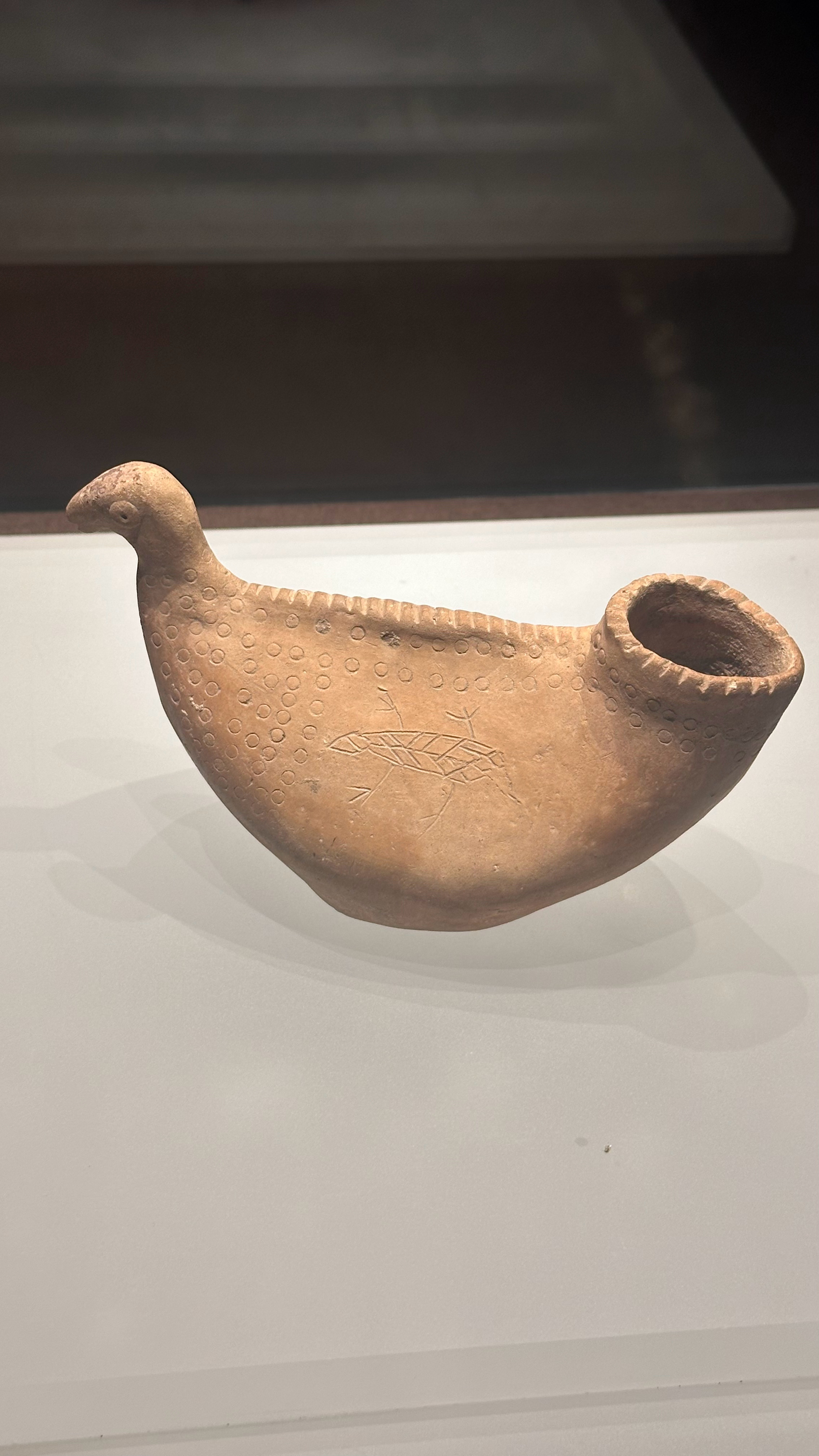 旅游倩的旅游小记甘肃丝绸之路p8红陶刻画纹鸟形器p9犬纹铜泡p13铜骆驼终于知道