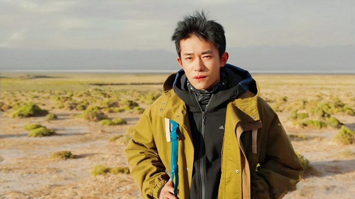 氛围之神说的就是易烊千玺 我好爱易烊千玺在作品里那种无声的气场，不用大吼大叫，光