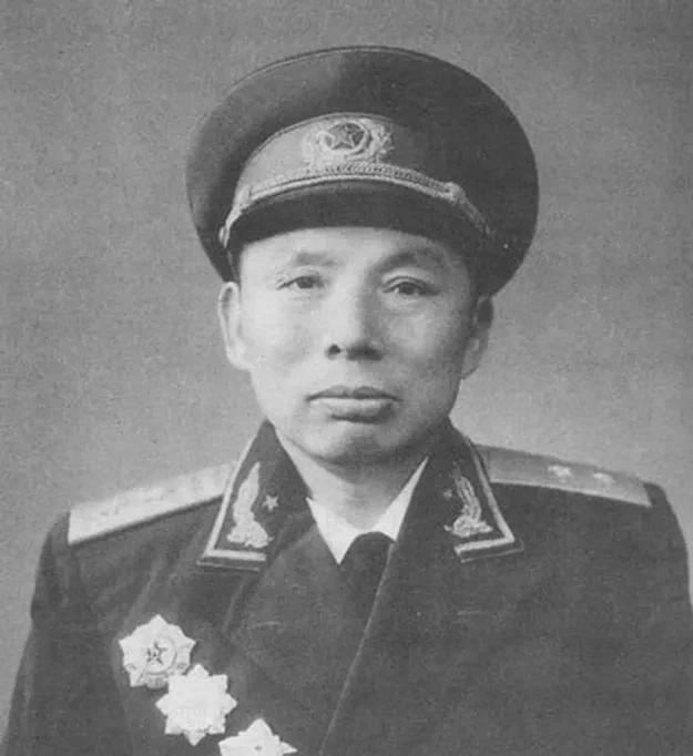 1955年授衔时，张仁初因为旧伤复发，自1954年起就在青岛长期离职休养，没有担
