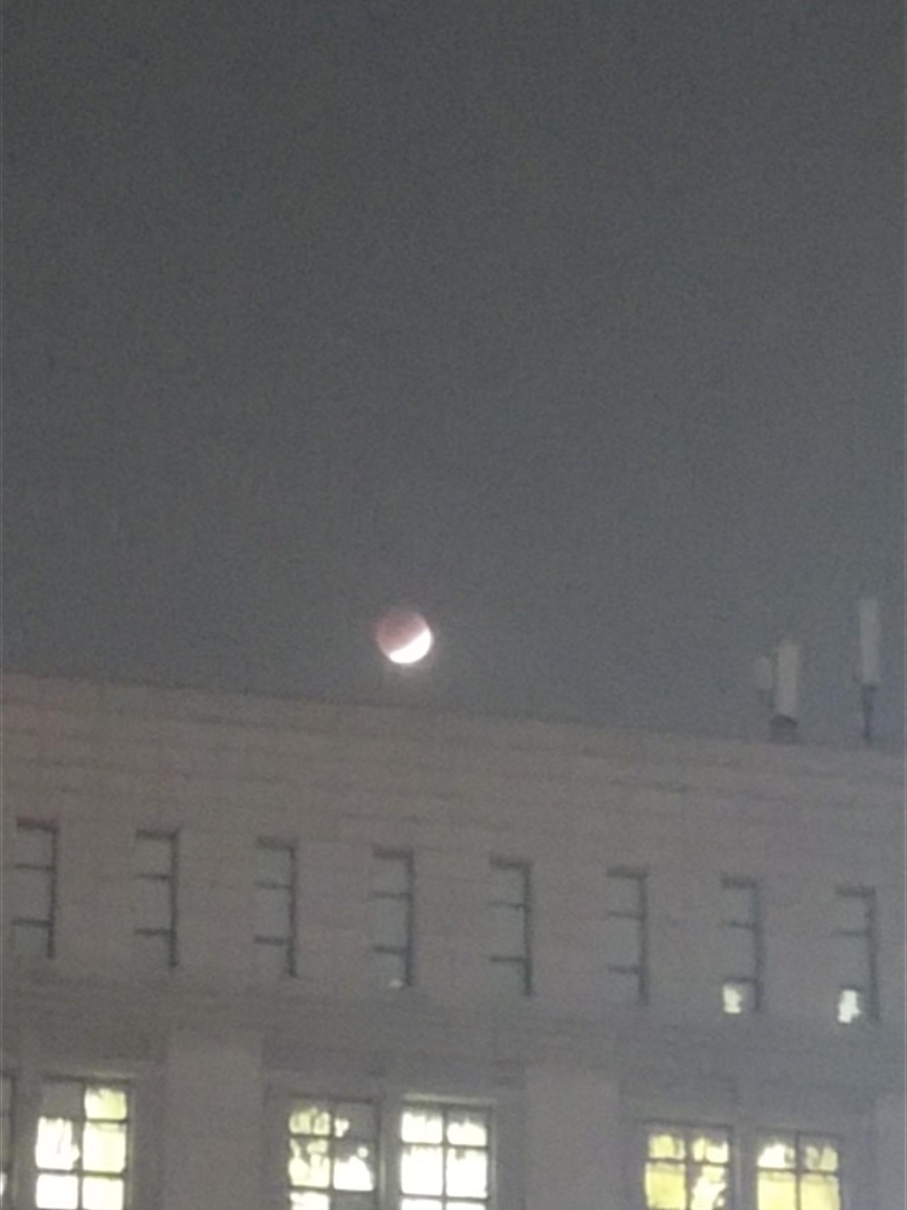 月全食。坐标山西。