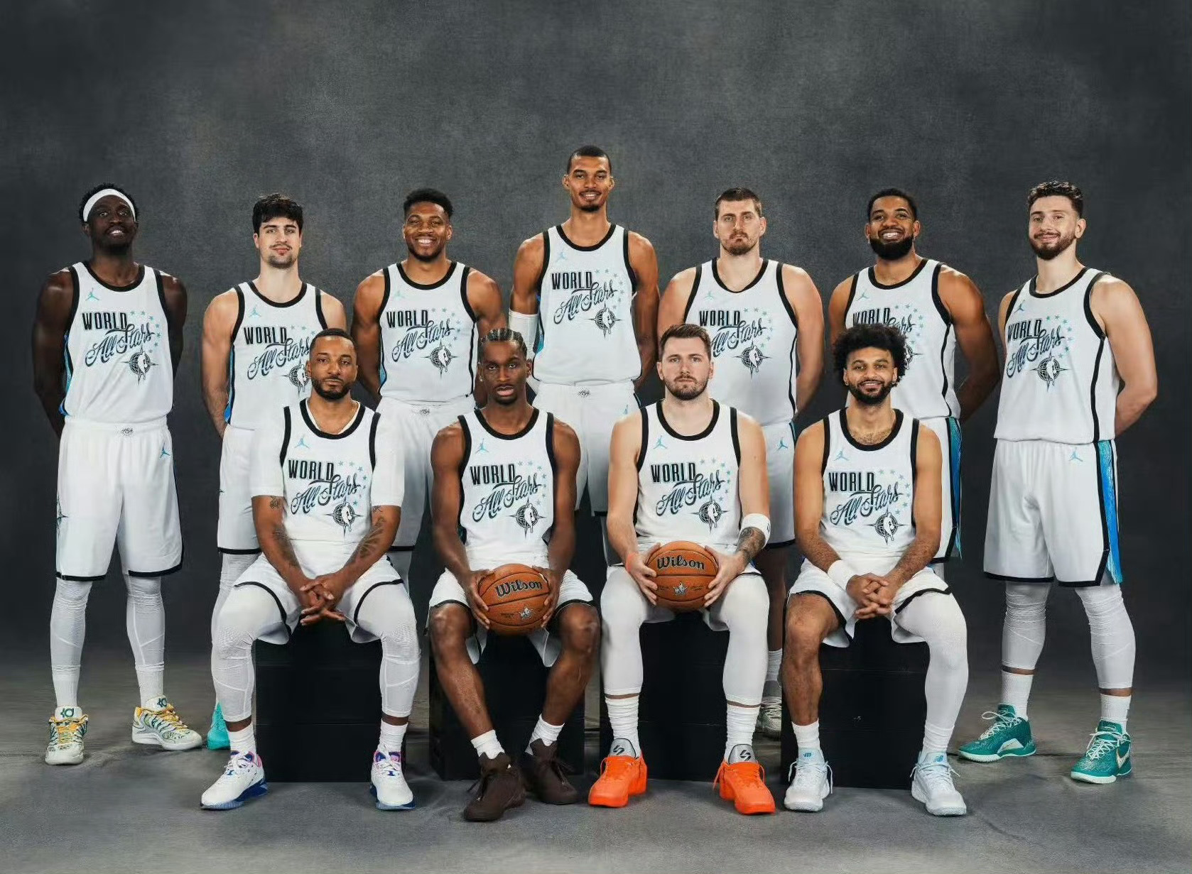 咱们看着长大的崽也是坐上C位了这阵容，真是强得可怕2026nba全明星东契奇