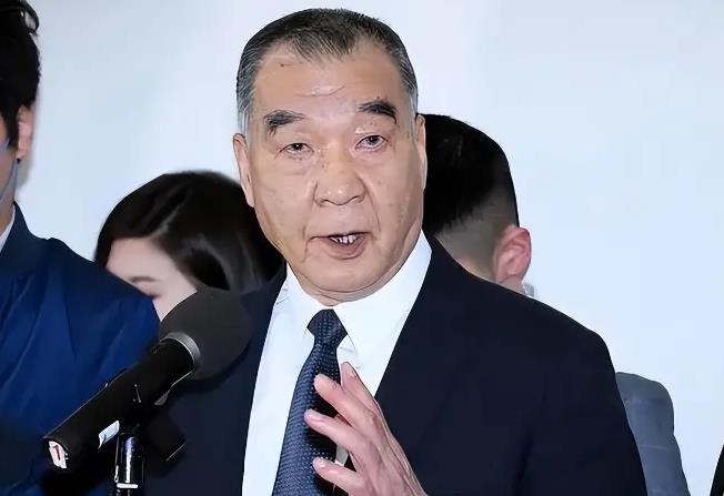 突发！两岸军舰对峙，南京舰出击，美军怂了，民进党也怂了？
 
大陆军舰现身台岛东