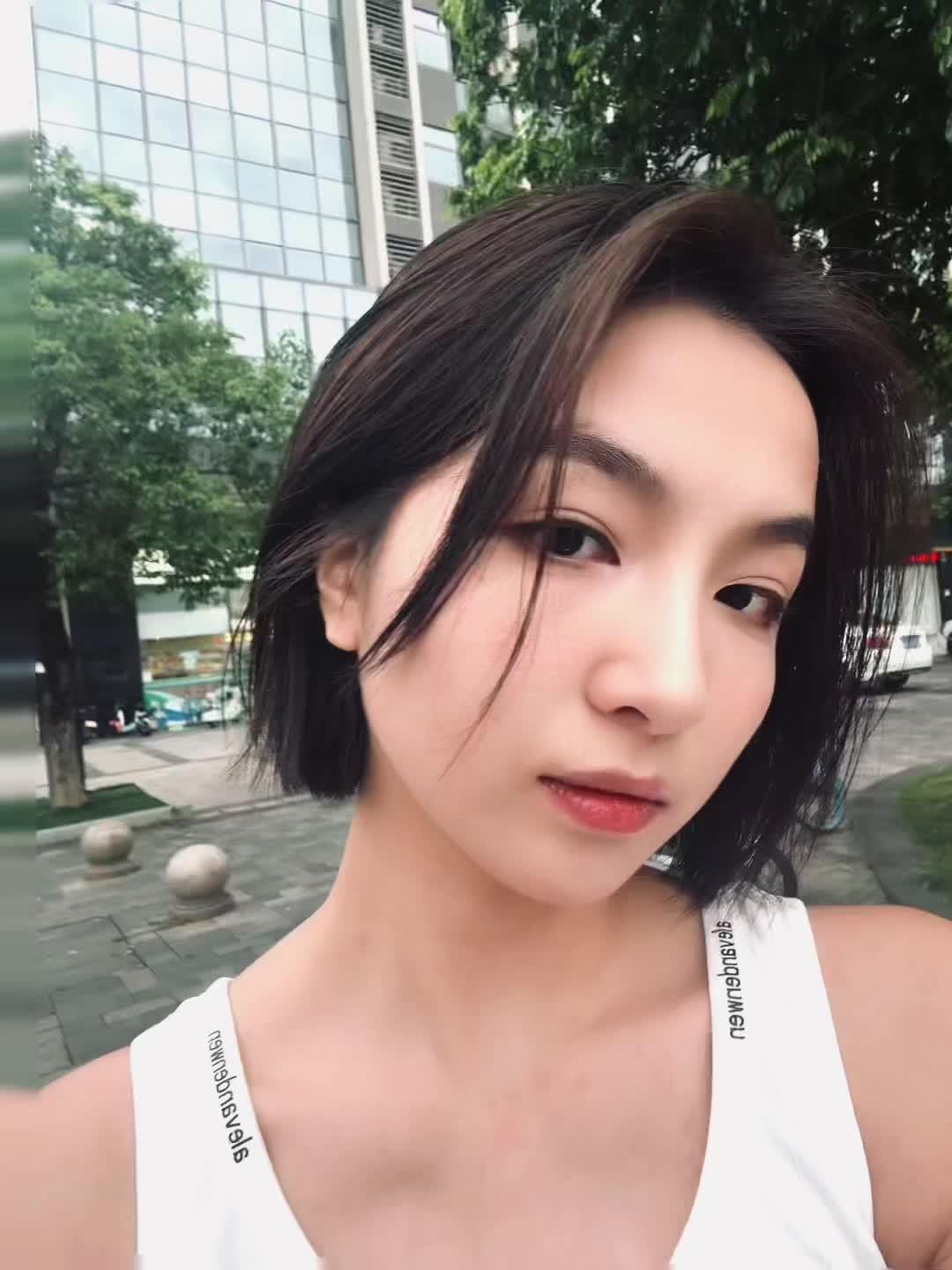 我是一个E人 有事请不要找我 因为E窍不通