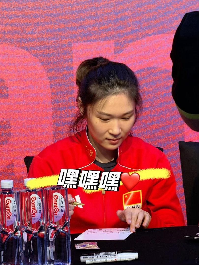 女排队员王梦洁总结心路历程队伍年轻，但代价不能白付。那些该铭记的败仗，是通往成熟