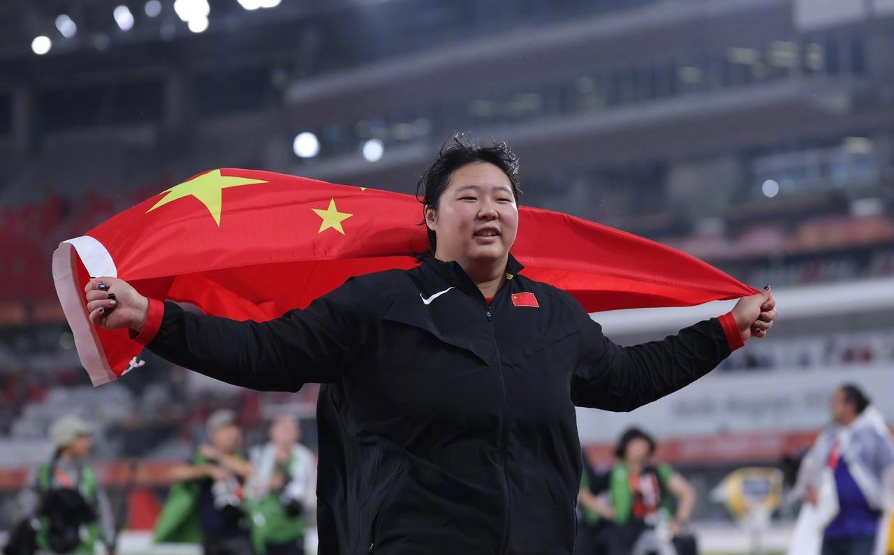 “自己的表现对得起严一枪这个称号”！
严子怡在2026年5月满18岁后，参加的成